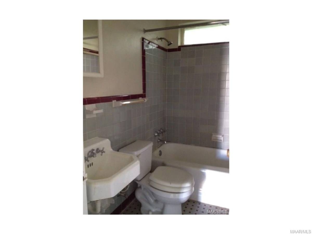 Apartment for rent at 945-951 E Edgemont, Montgomery, AL 36111