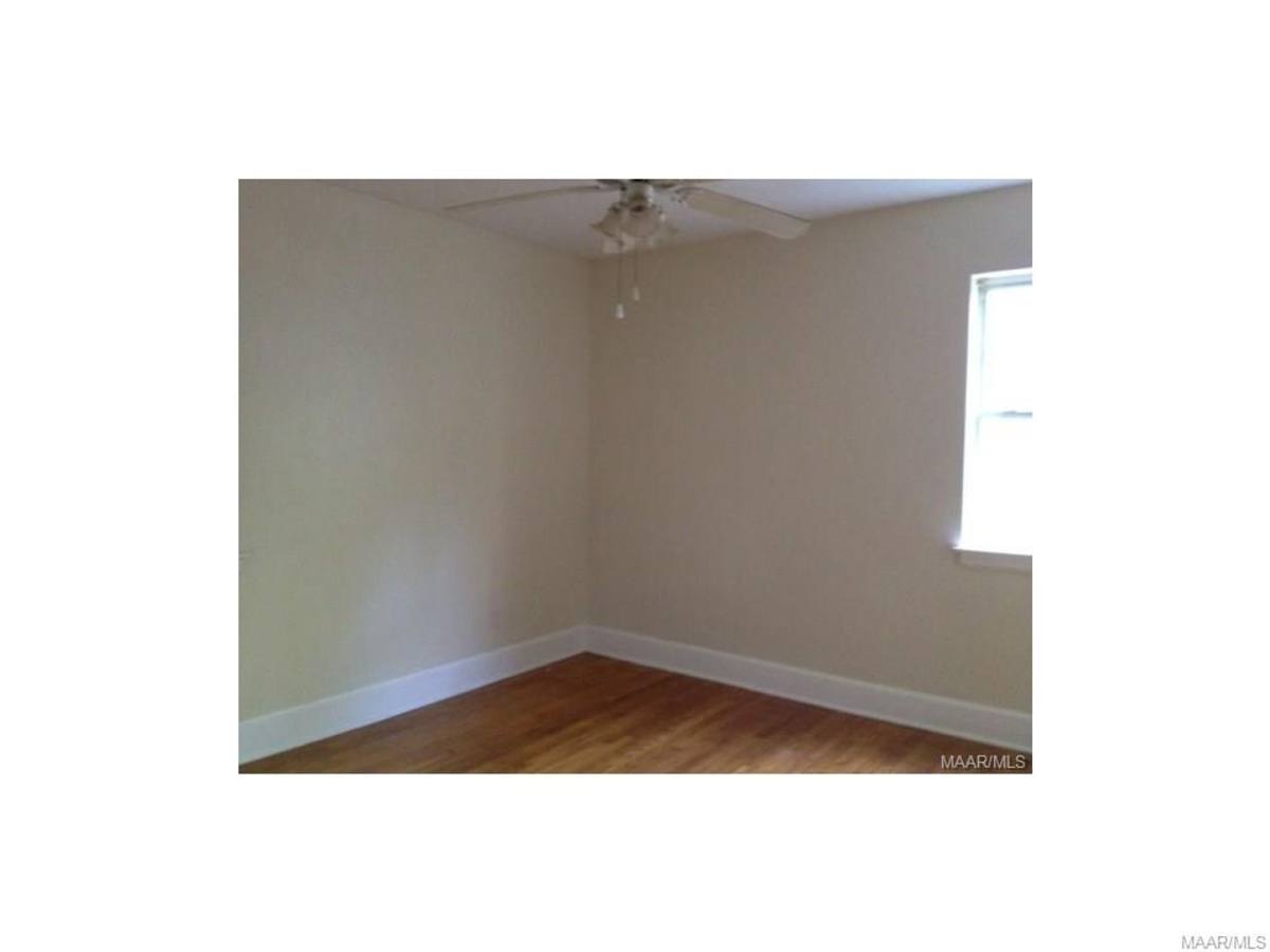 Apartment for rent at 945-951 E Edgemont, Montgomery, AL 36111