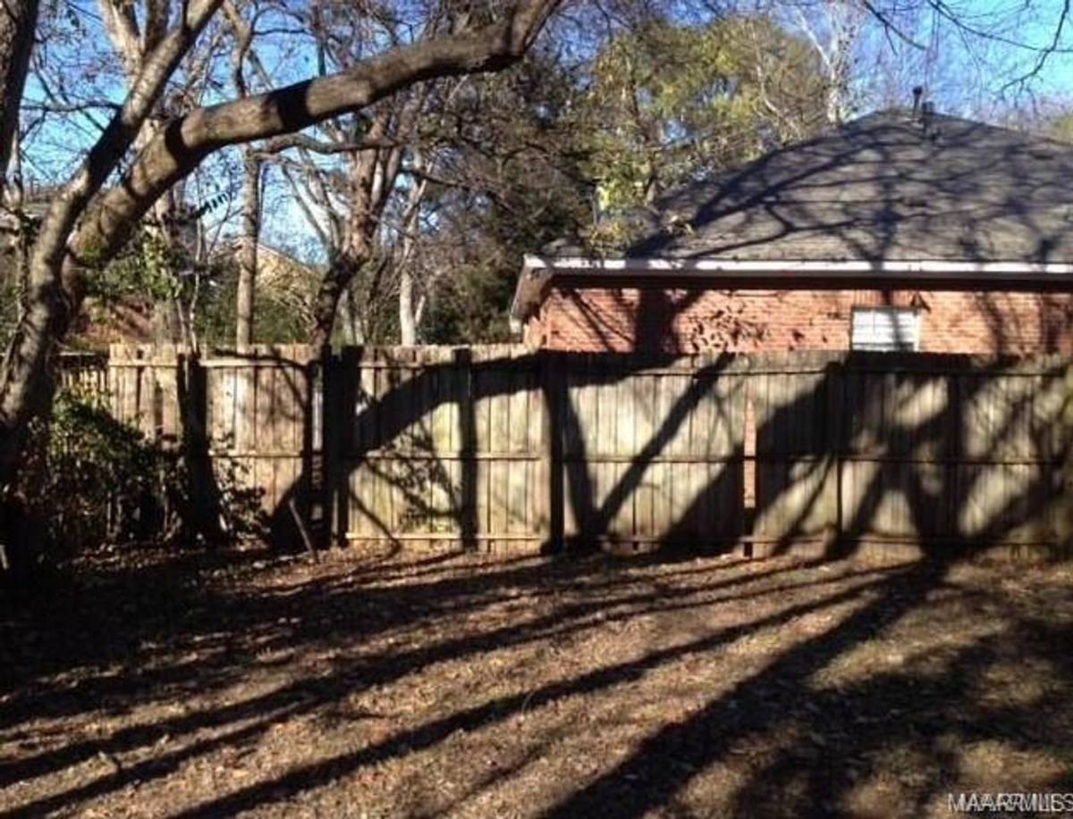 Apartment for rent at 945-951 E Edgemont, Montgomery, AL 36111