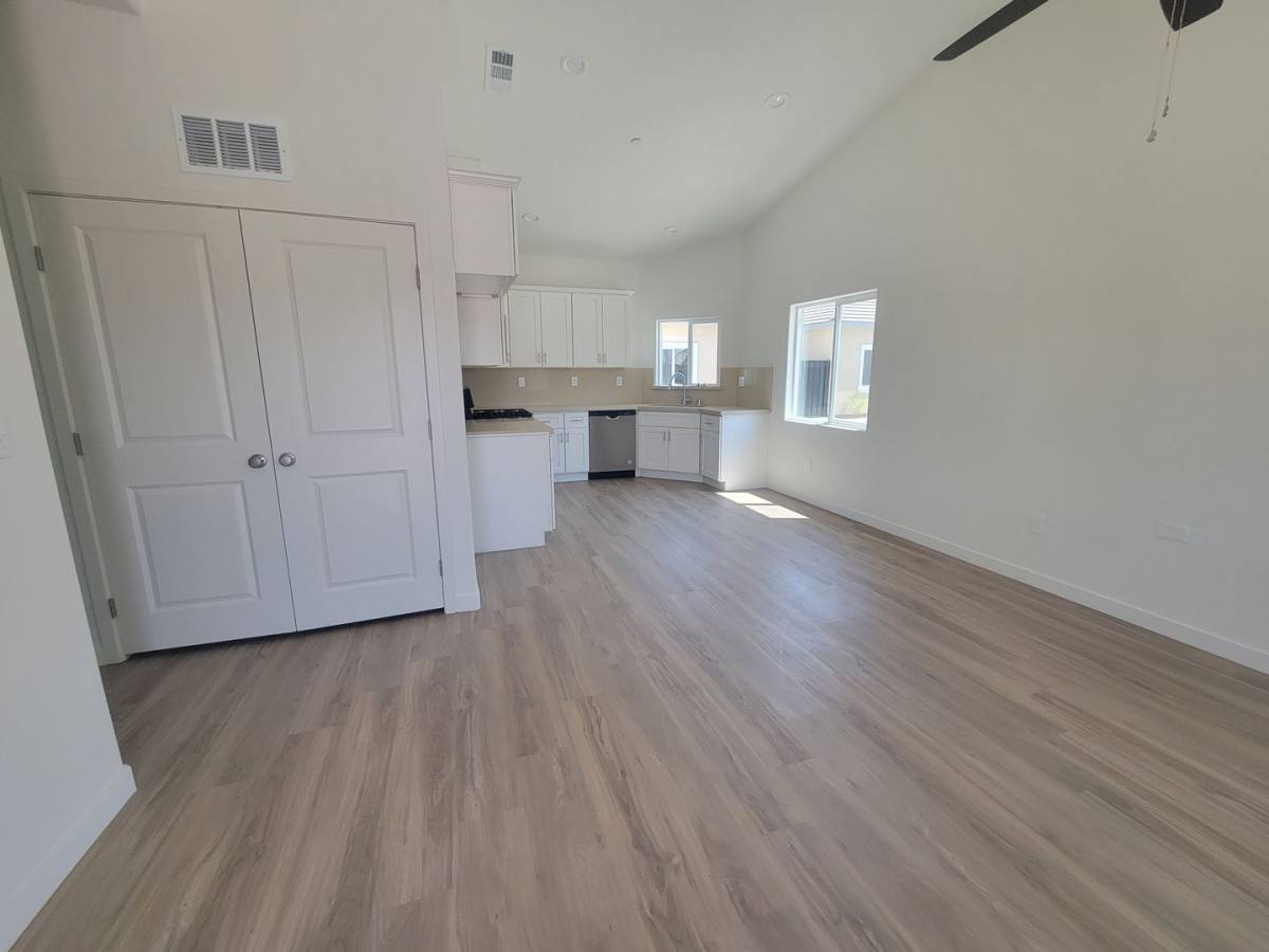 Apartment for rent at 8410 Grandy St, Bakersfield, CA 93314