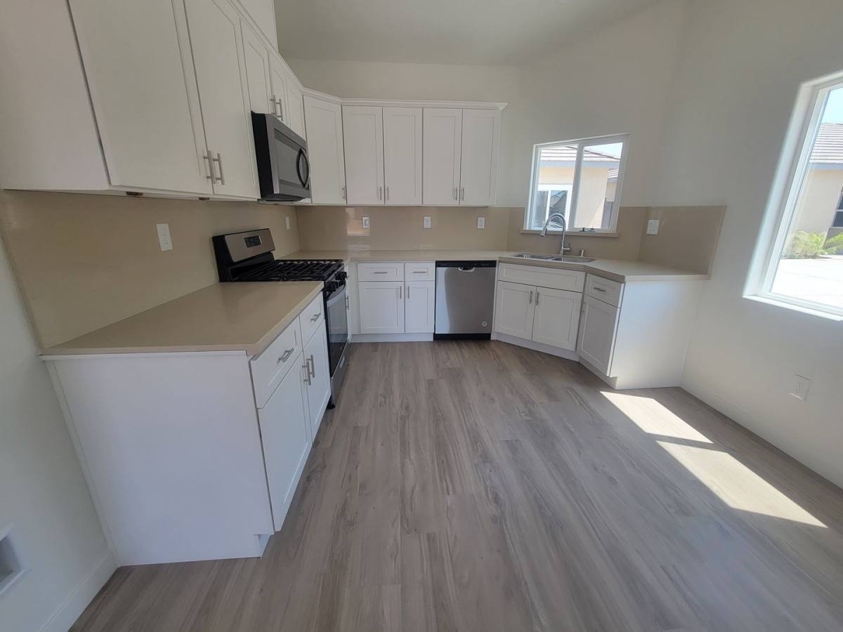 Apartment for rent at 8410 Grandy St, Bakersfield, CA 93314