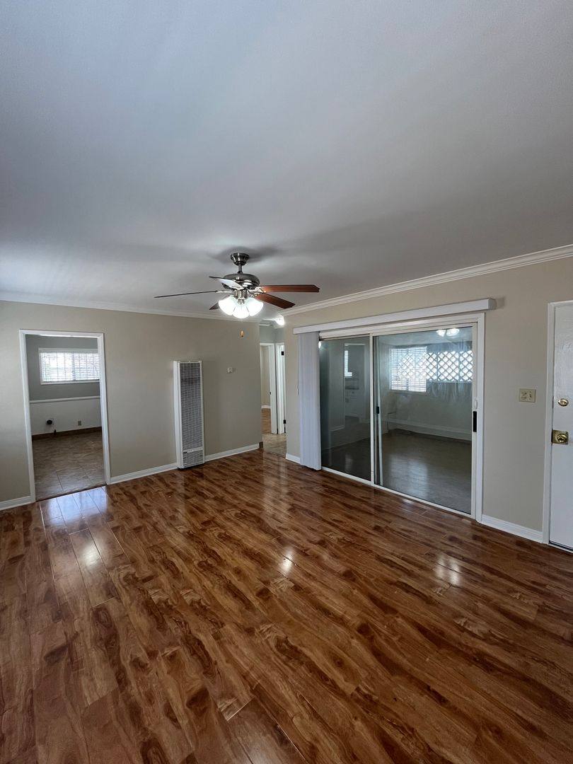 Apartment for rent at 10238 England Ave, Inglewood, CA 90303