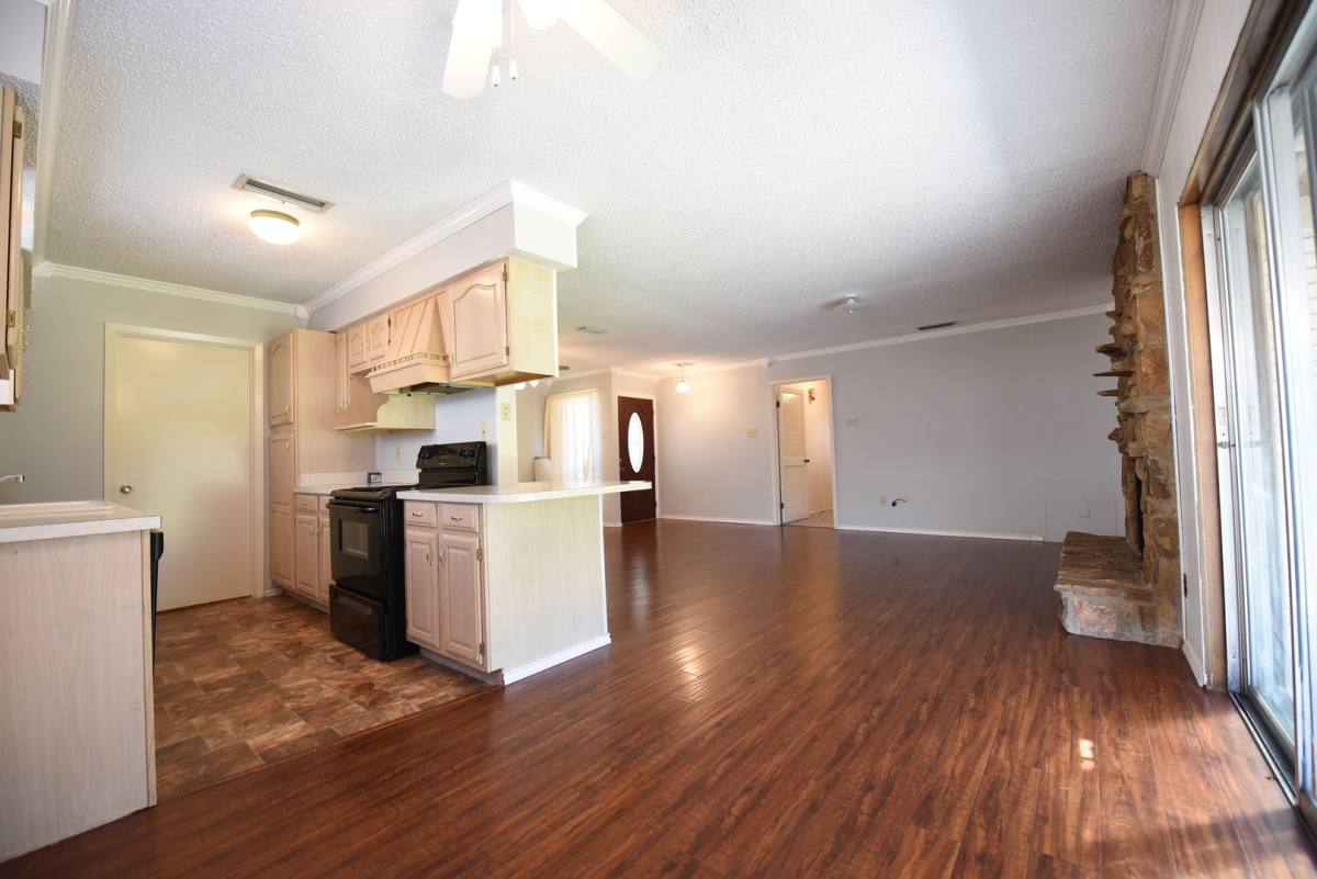 House for rent at 8945 Flicker Lane, Dallas, TX 75238