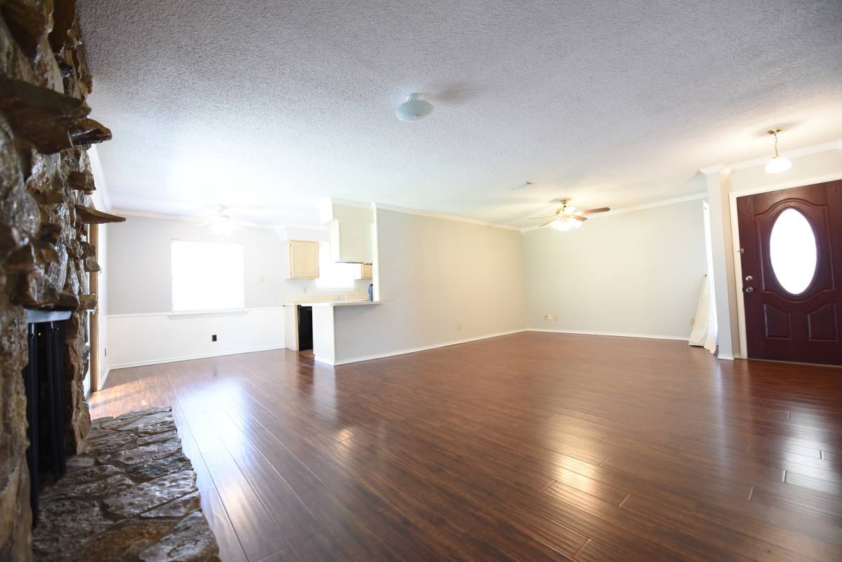 House for rent at 8945 Flicker Lane, Dallas, TX 75238