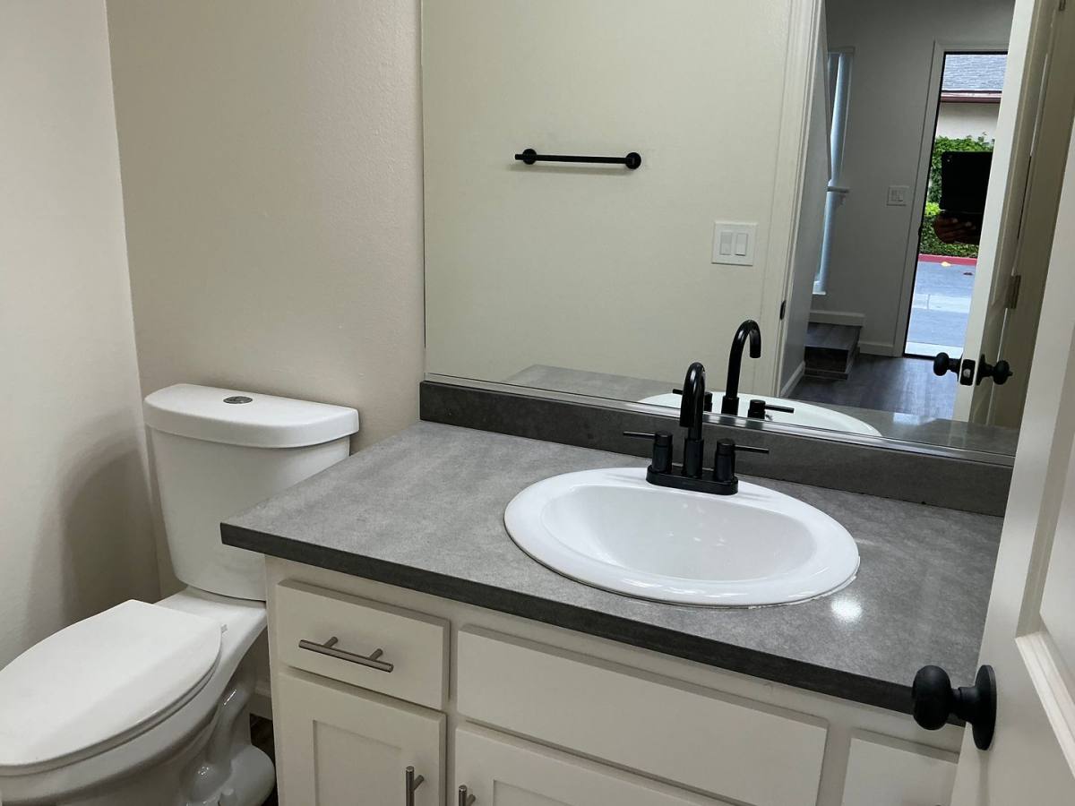 Apartment for rent at 17200 McFadden Ave, Tustin, CA 92780