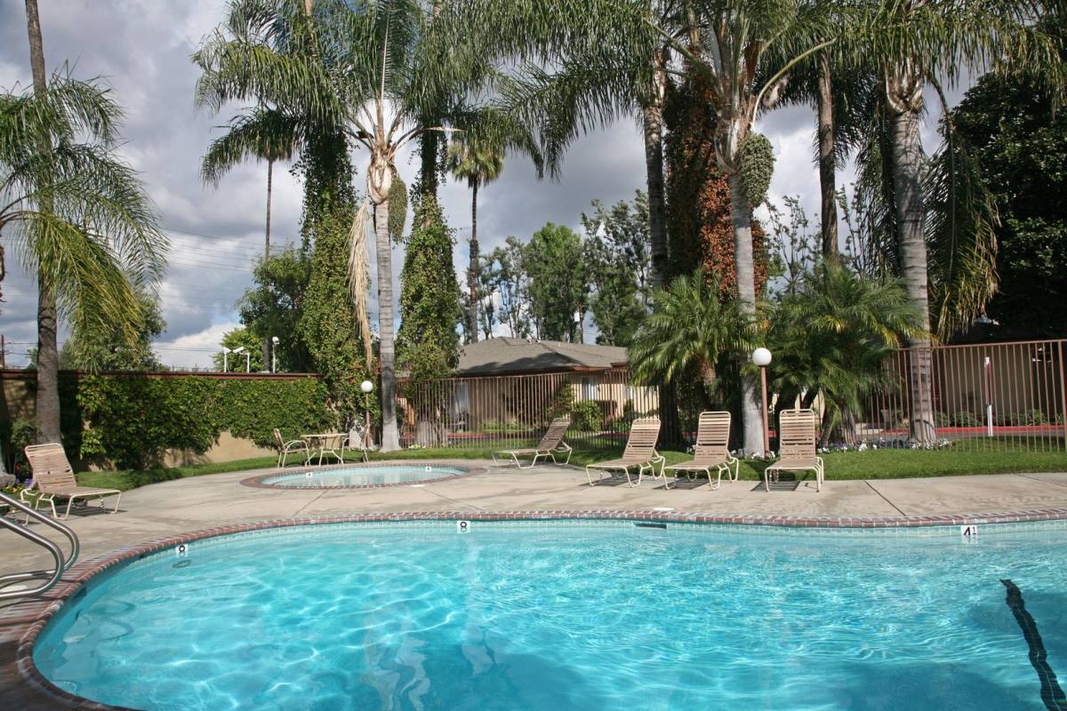 Apartment for rent at 17200 McFadden Ave, Tustin, CA 92780