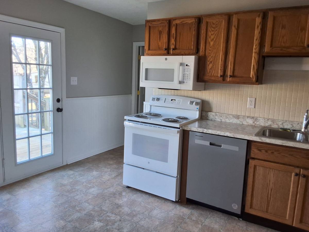 House for rent at 916 Chris Rd, Strawberry Plains, TN 37871