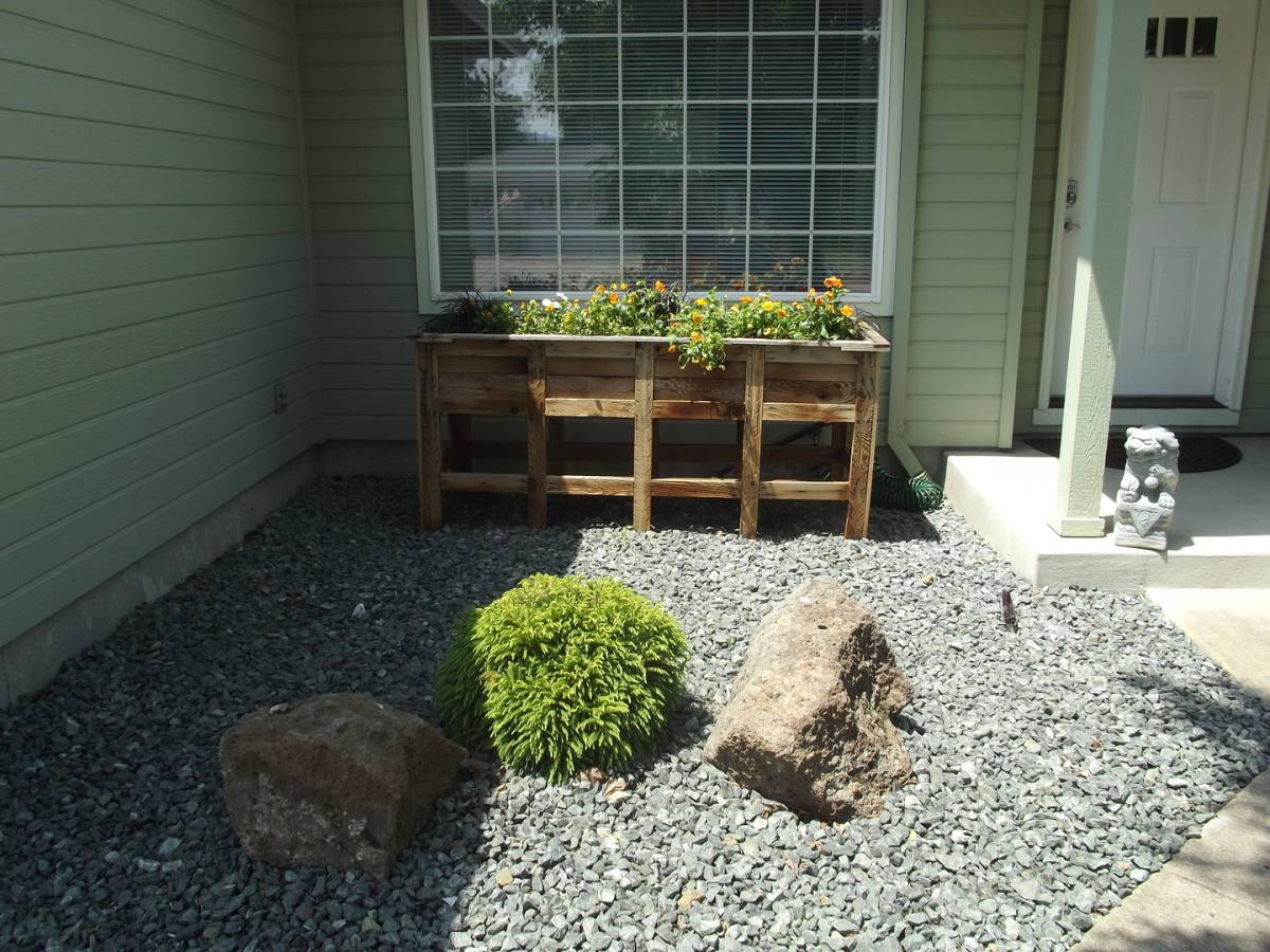 House for rent at 2122 Martin Dr, Medford, OR 97501