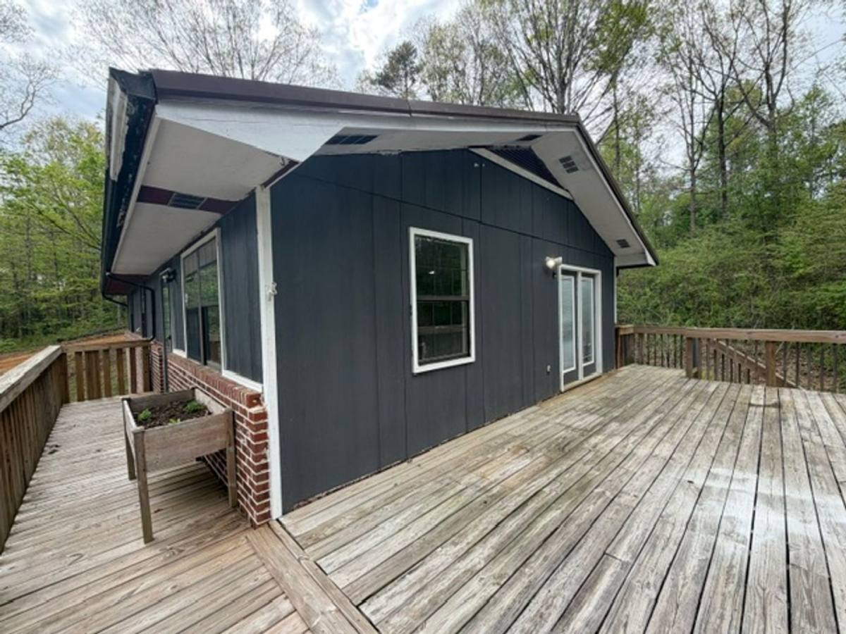 House for rent at 2340 Hines Valley Rd, Lenoir City, TN 37771