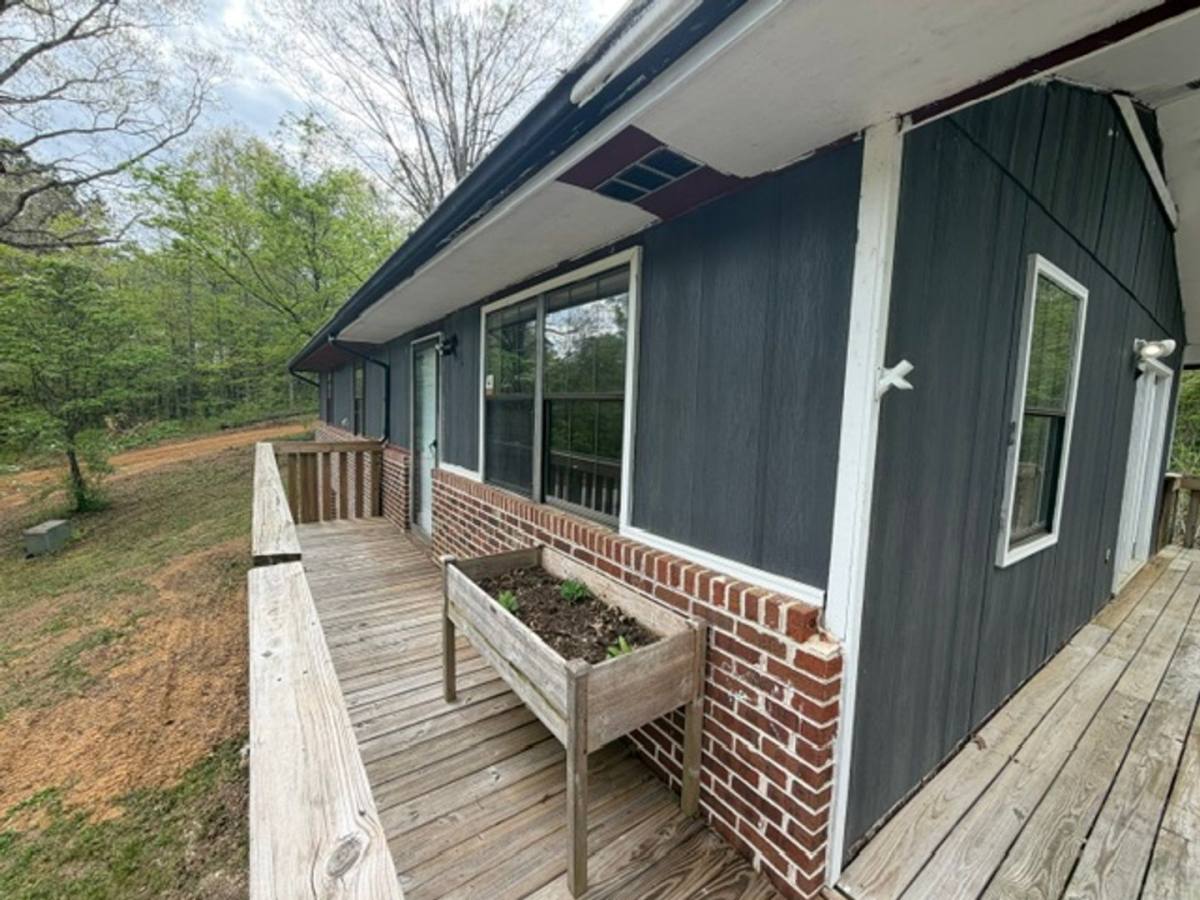 House for rent at 2340 Hines Valley Rd, Lenoir City, TN 37771