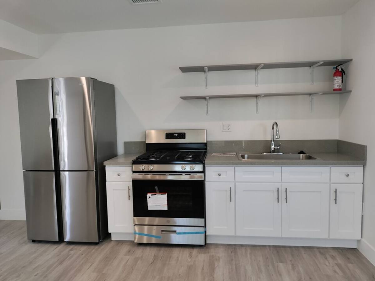 Apartment for rent at 1575 1 2 W, Los Angeles, CA 90018
