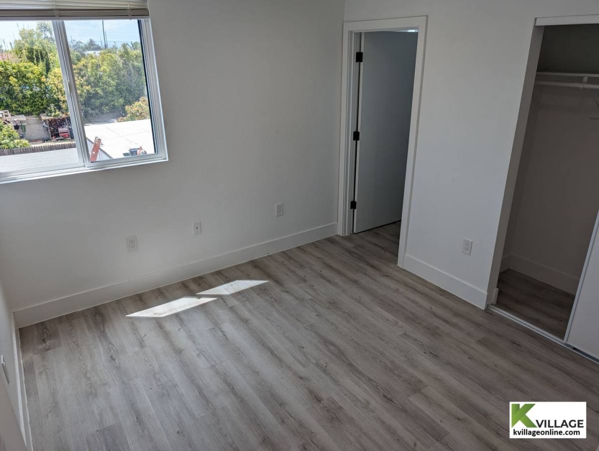 Apartment for rent at 1575 1 2 W, Los Angeles, CA 90018