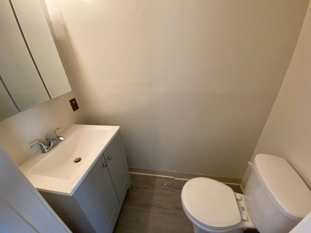 Townhouse for rent at 5674 Hillsdale Blvd, Sacramento, CA 95842