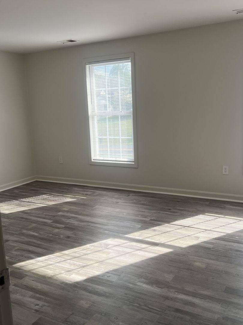 Apartment for rent at 201 Mohican Lane, Mount Hope, WV 25880