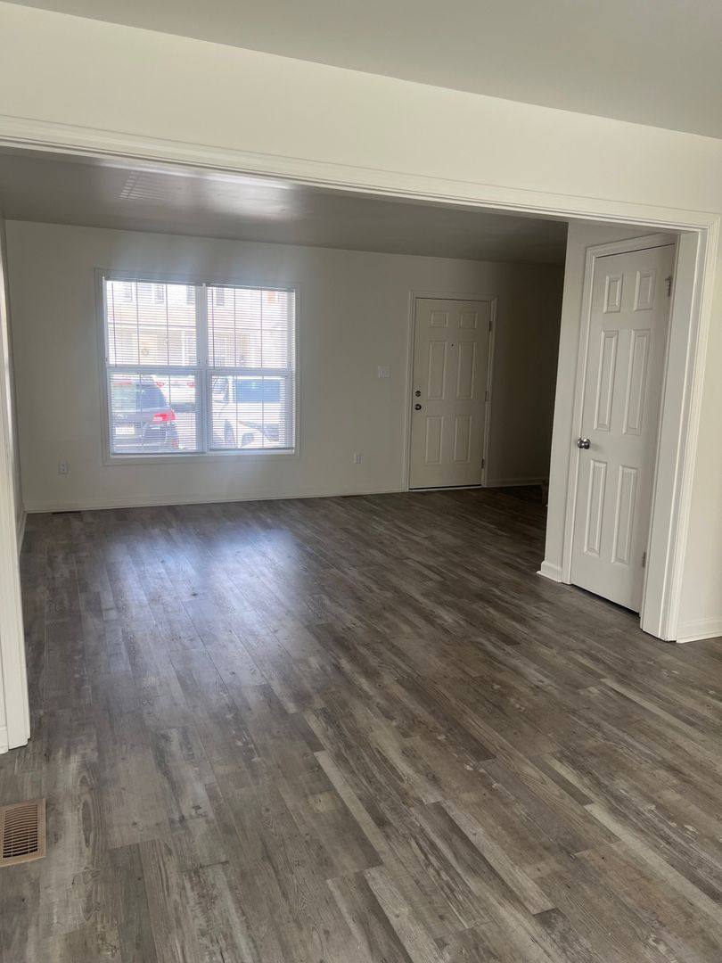 Apartment for rent at 201 Mohican Lane, Mount Hope, WV 25880