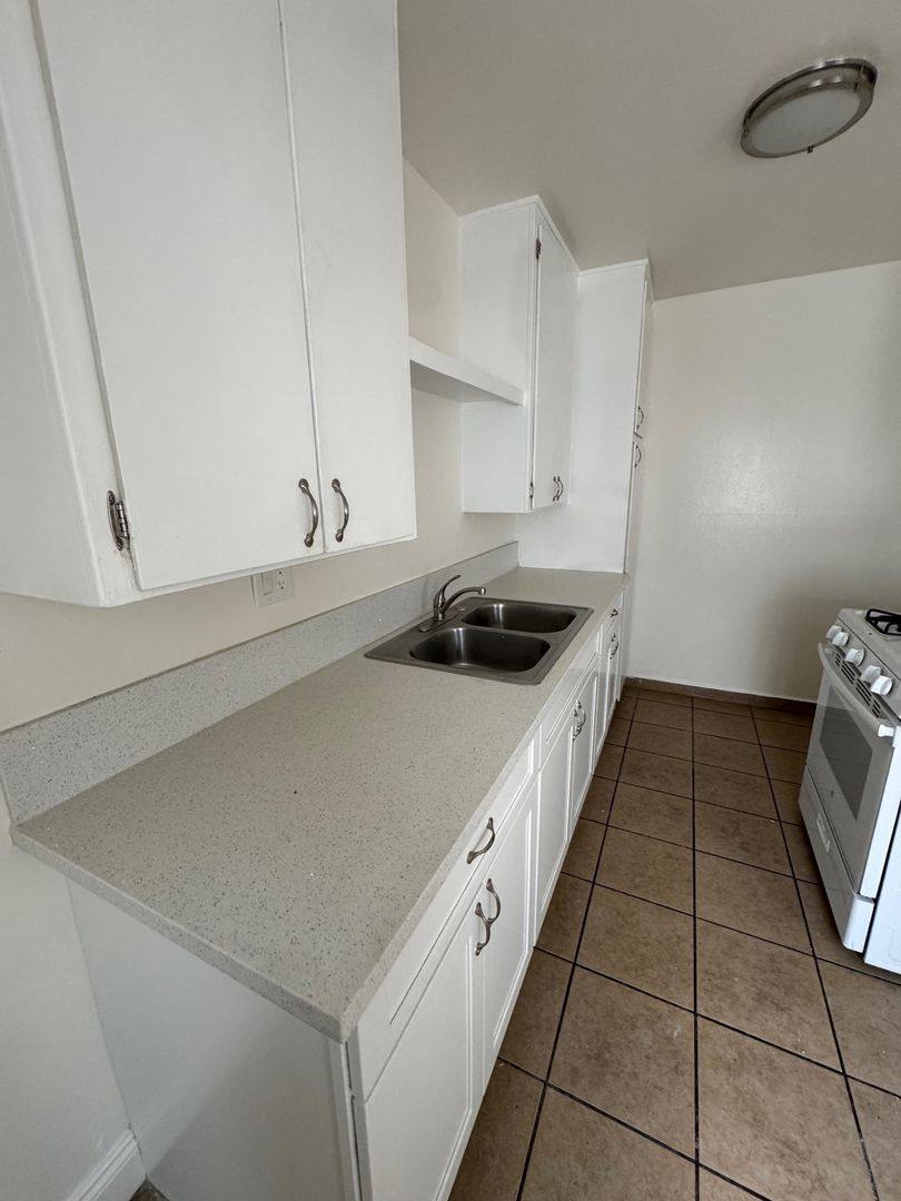 Apartment for rent at 501 E Hurst St, Covina, CA 91723