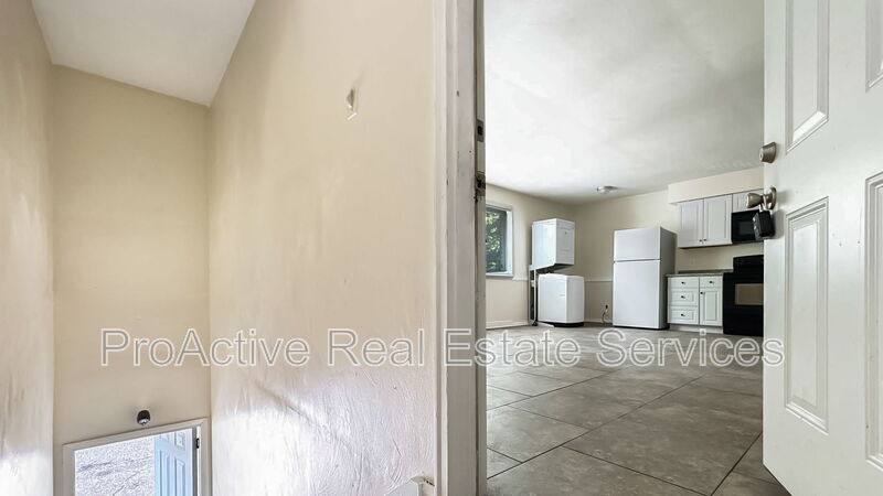 Apartment for rent at 312 Ashlawn Dr #6, Norfolk, VA 23505