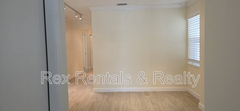 House for rent at 4095 14th St NE, Saint Petersburg, FL 33703