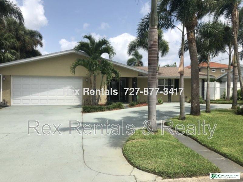 House for rent at 4095 14th St NE, Saint Petersburg, FL 33703