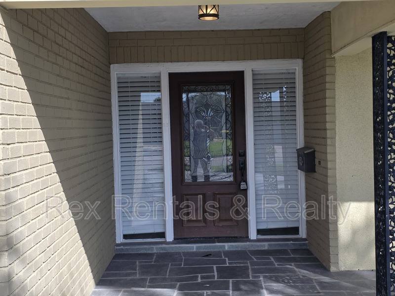 House for rent at 4095 14th St NE, Saint Petersburg, FL 33703