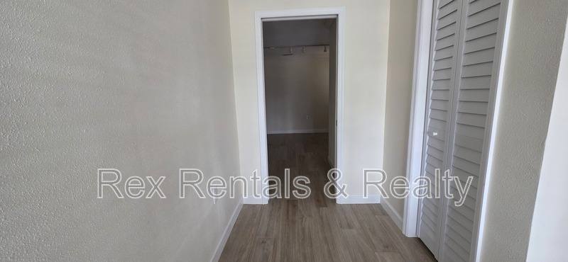 House for rent at 4095 14th St NE, Saint Petersburg, FL 33703