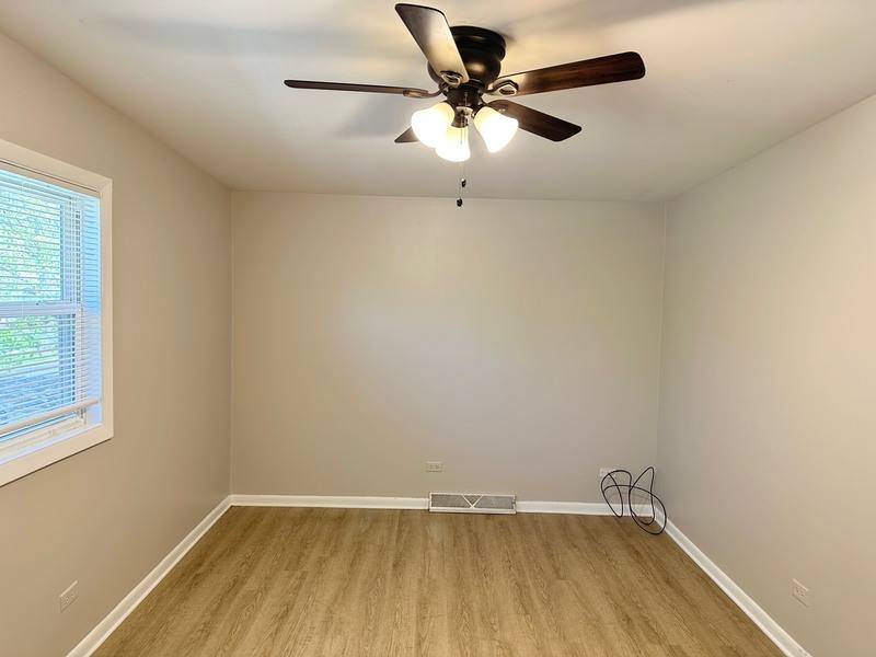 Apartment for rent at 525 Ryan Lane #B, Dundee, IL 60118