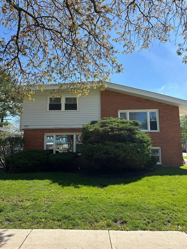 Apartment for rent at 525 Ryan Lane #B, Dundee, IL 60118