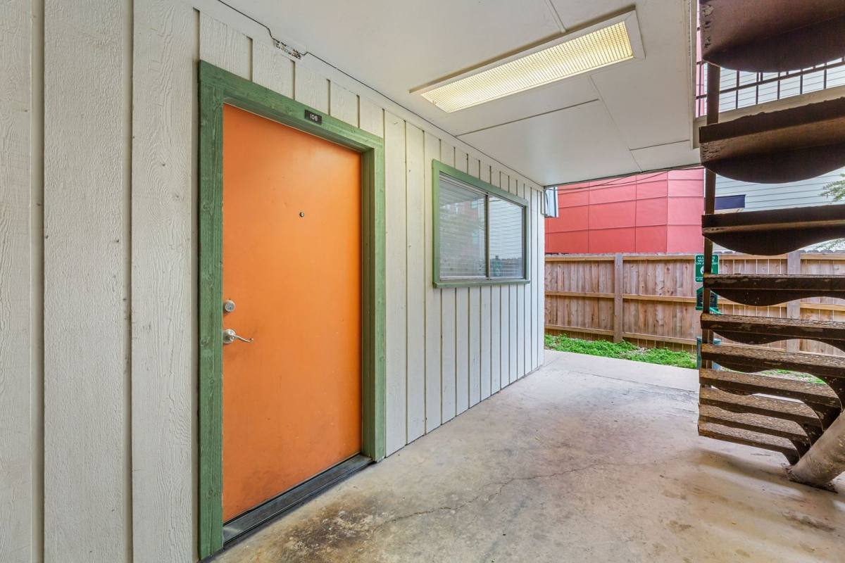 Apartment for rent at 404 406 E, Austin, TX 78705