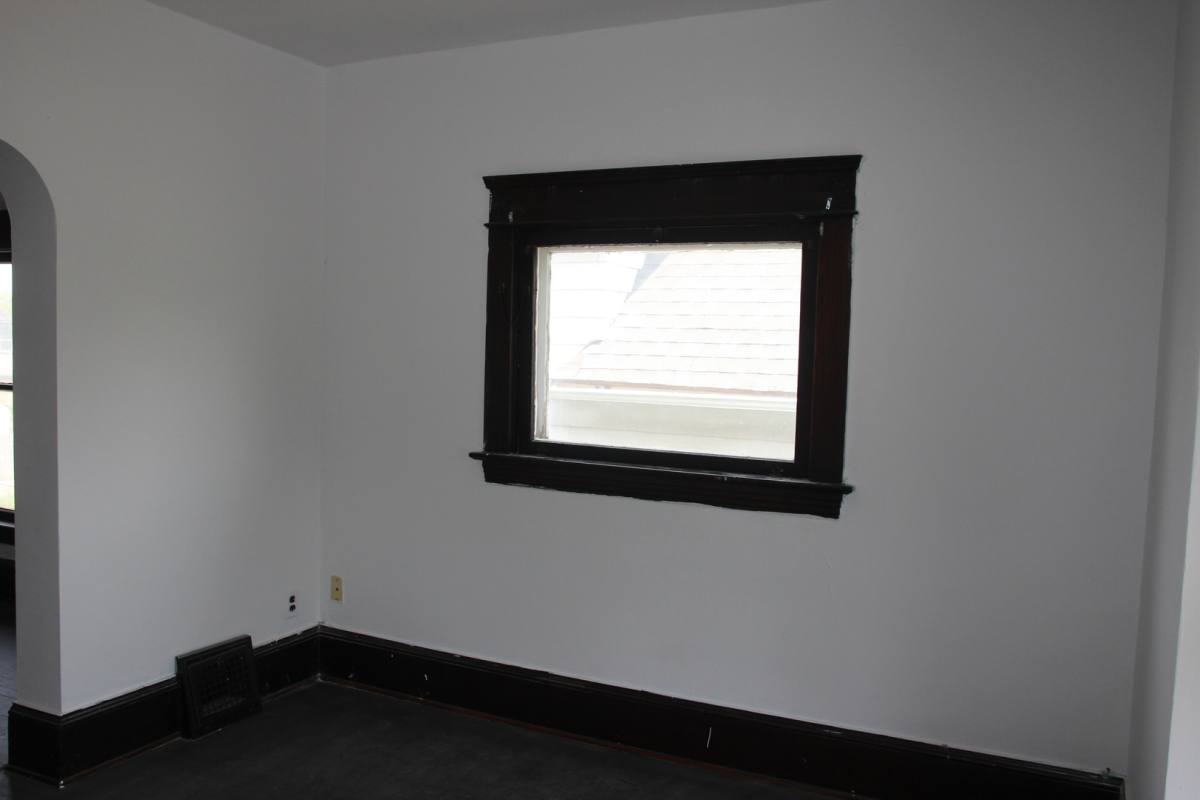 Apartment for rent at 3910 Carlyle St, Cleveland, OH 44109