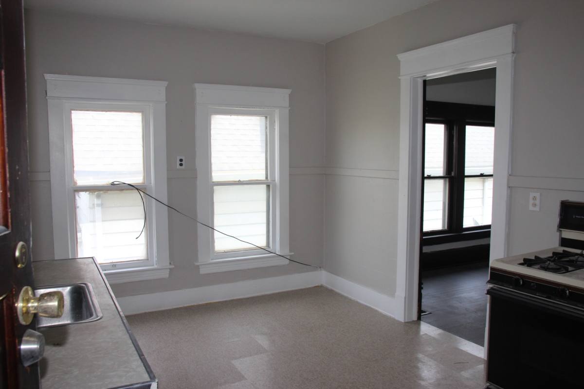 Apartment for rent at 3910 Carlyle St, Cleveland, OH 44109