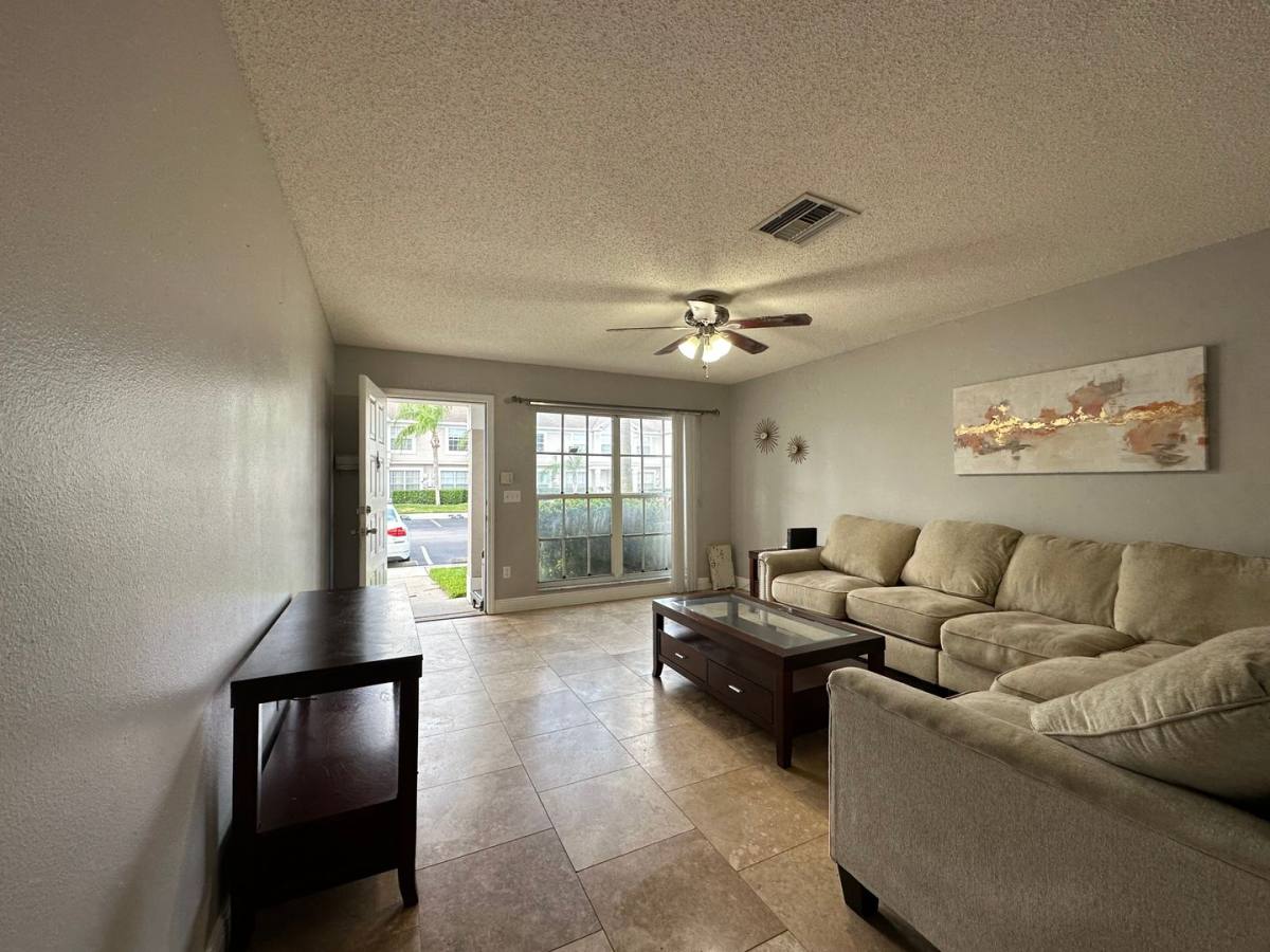 Townhouse for rent at 413 Kensington Lake Circle, Brandon, FL 33511