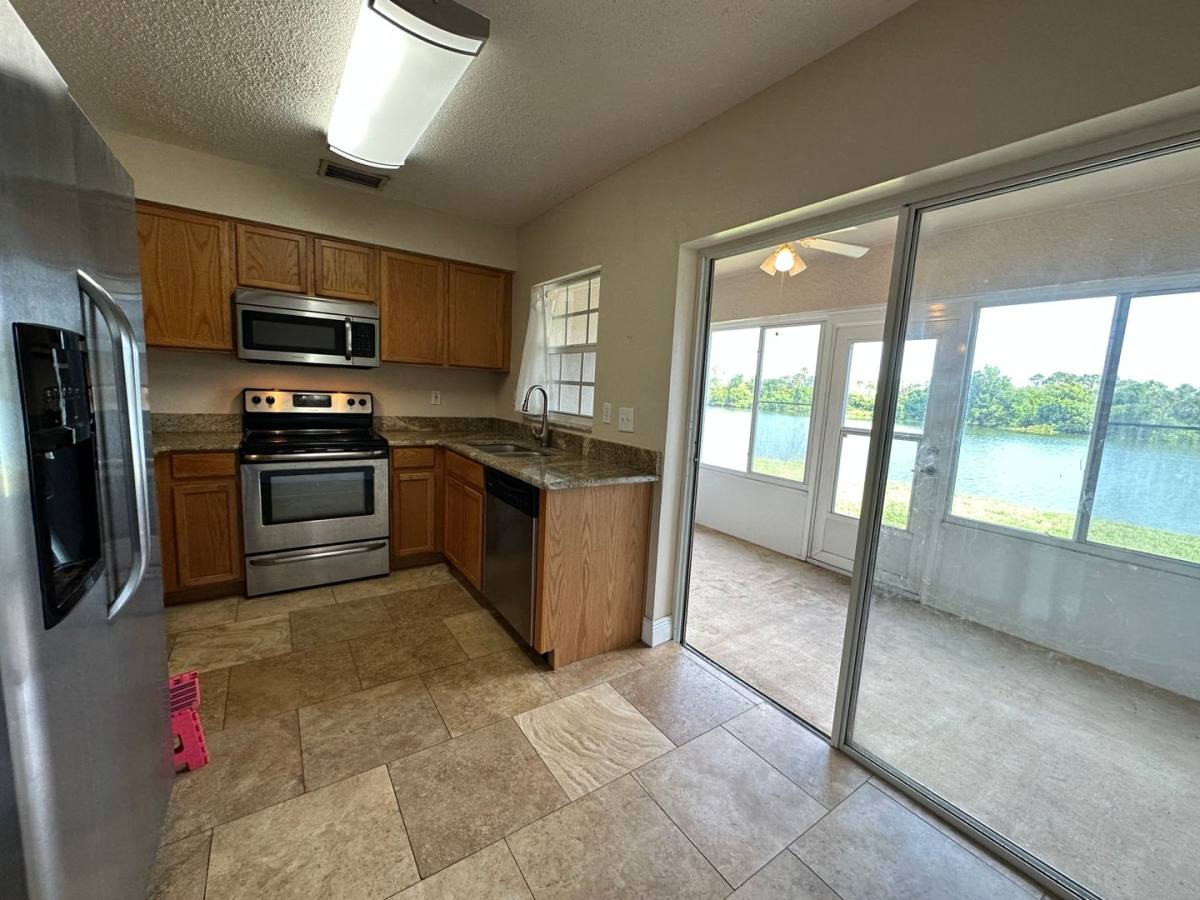 Townhouse for rent at 413 Kensington Lake Circle, Brandon, FL 33511