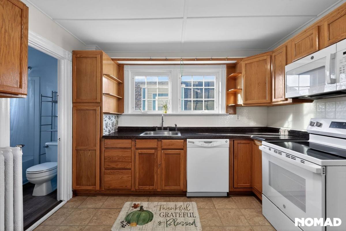 Townhouse for rent at 21 Hall Ave #2, Newport, RI 02840