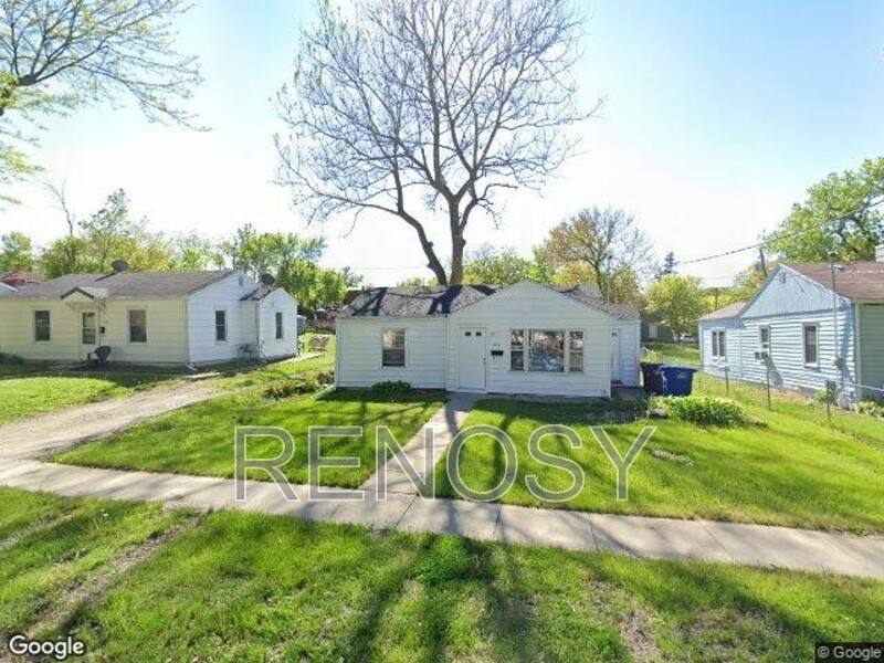 House for rent at 1914 10th St, Des Moines, IA 50314