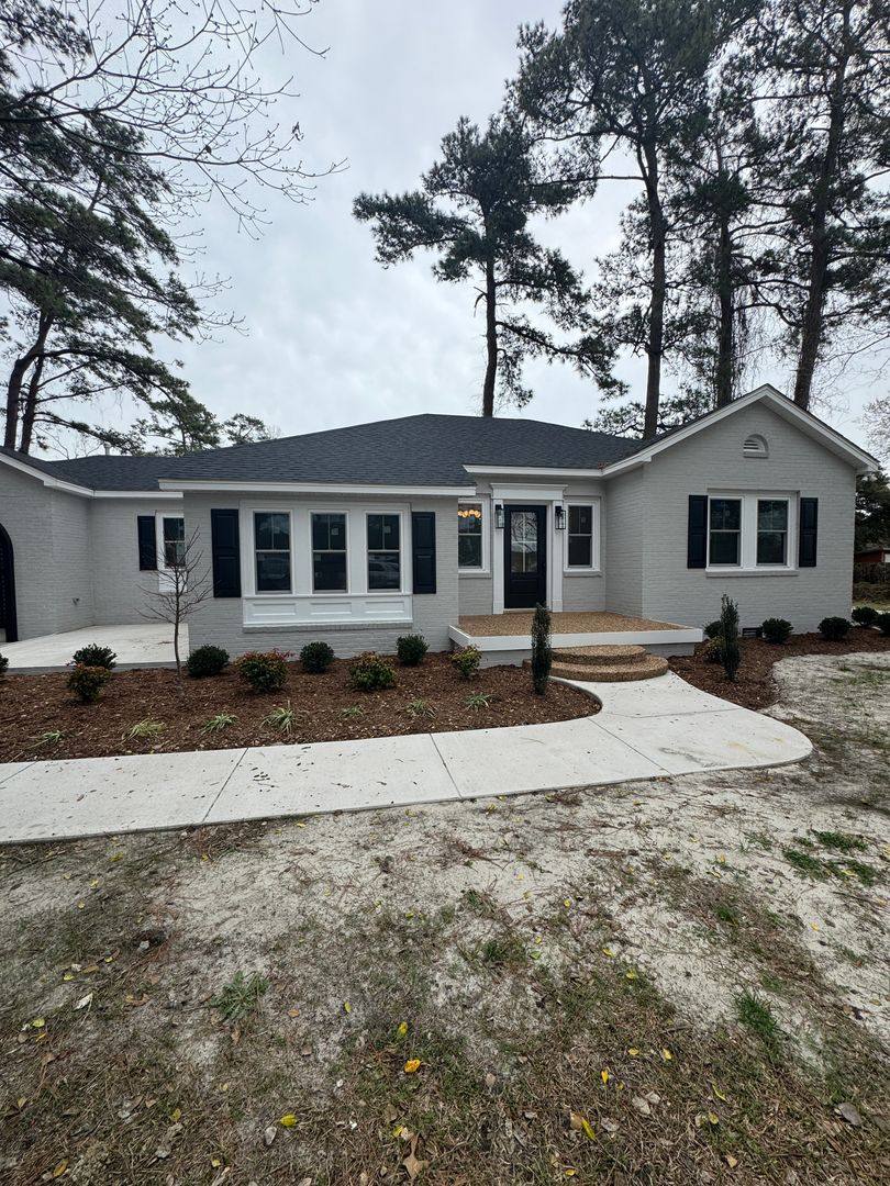 House for rent at 961 N US-Highway 64, Manteo, NC 27954