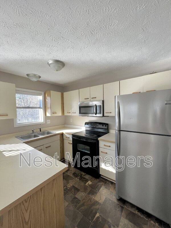 Condo for rent at 1018 Wood Creek #9, Fayetteville, NC 28314