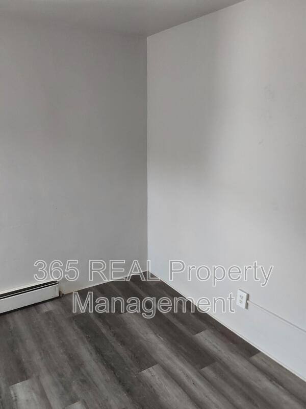 Apartment for rent at 1630 9th Ave #5, Greeley, CO 80631