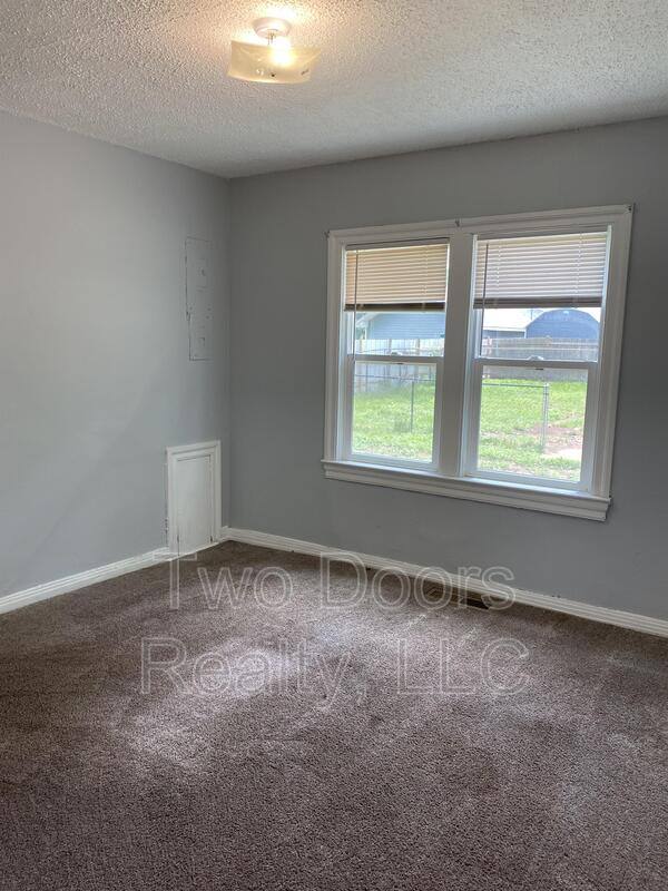 House for rent at 632 SW 44th St, Oklahoma City, OK 73109