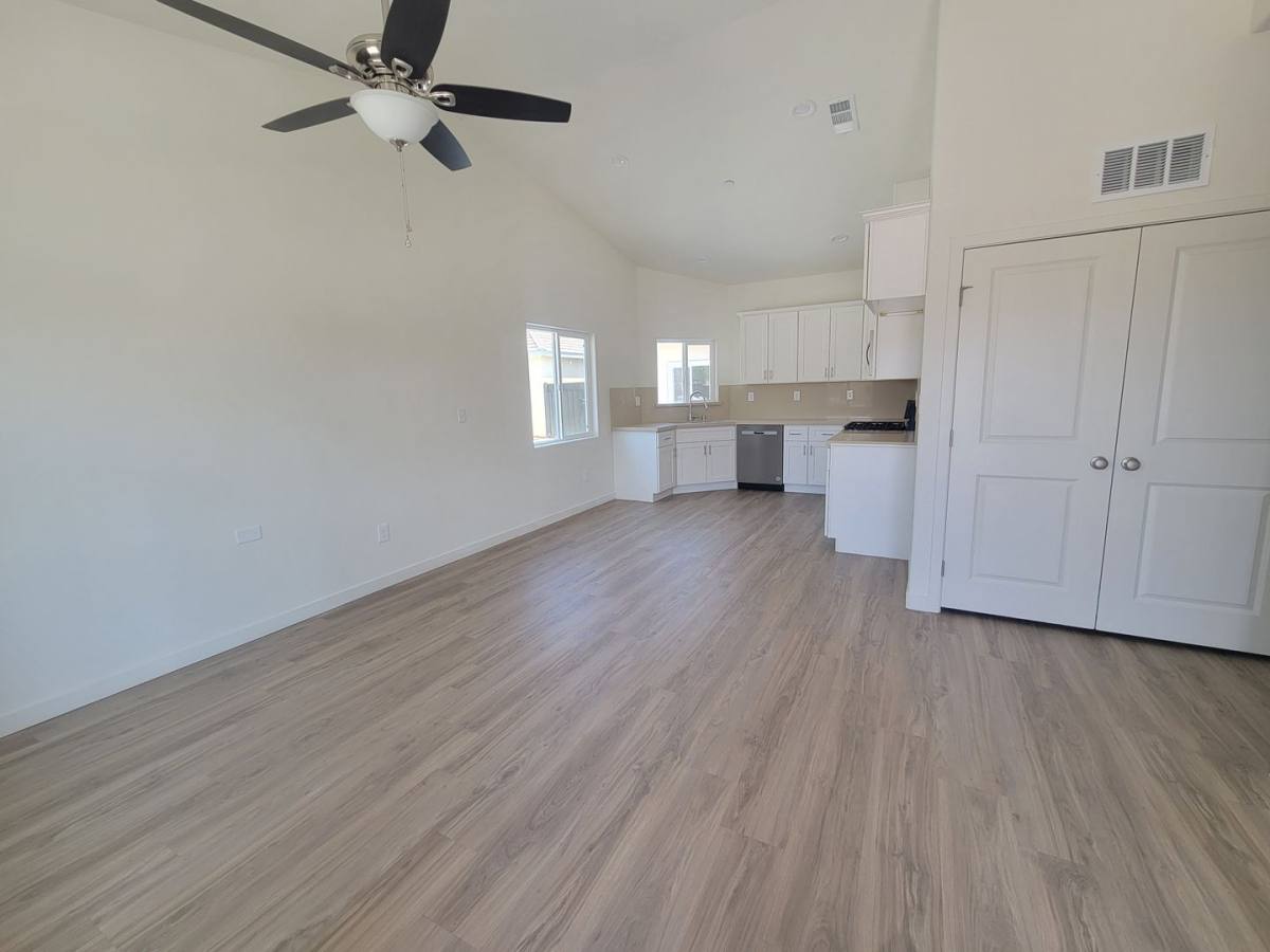 Apartment for rent at 8414 Grandy St, Bakersfield, CA 93314
