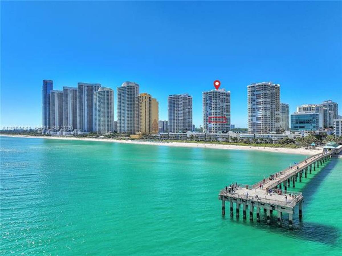 Apartment for rent at 16485 Collins Ave, North Miami Beach, FL 33160