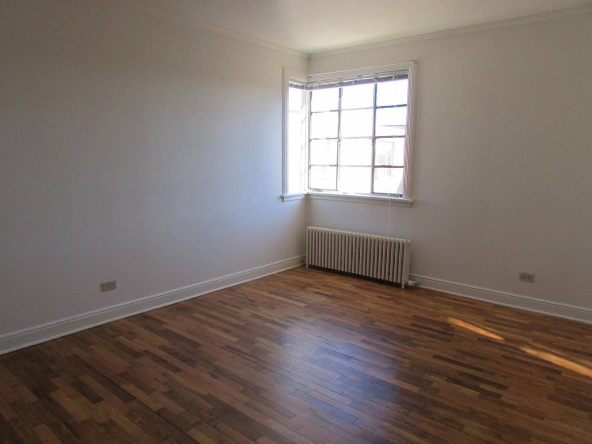 Apartment for rent at 418-22 5th St, Wilmette, IL 60091