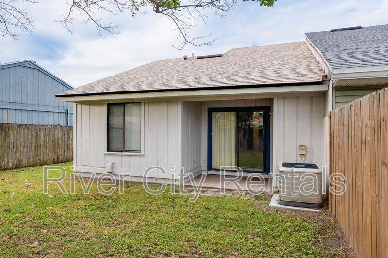 Townhouse for rent at 2443 N Seabury Place, Jacksonville, FL 32246