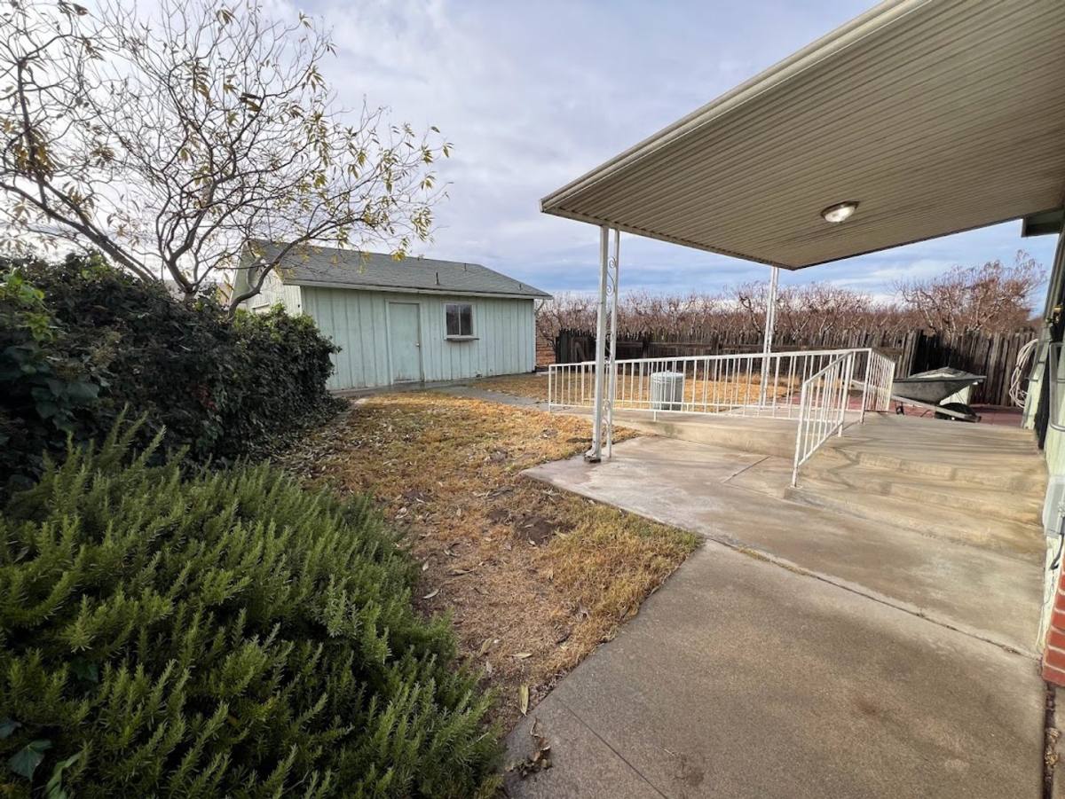 House for rent at 16109 E Manning Ave, Reedley, CA 93654