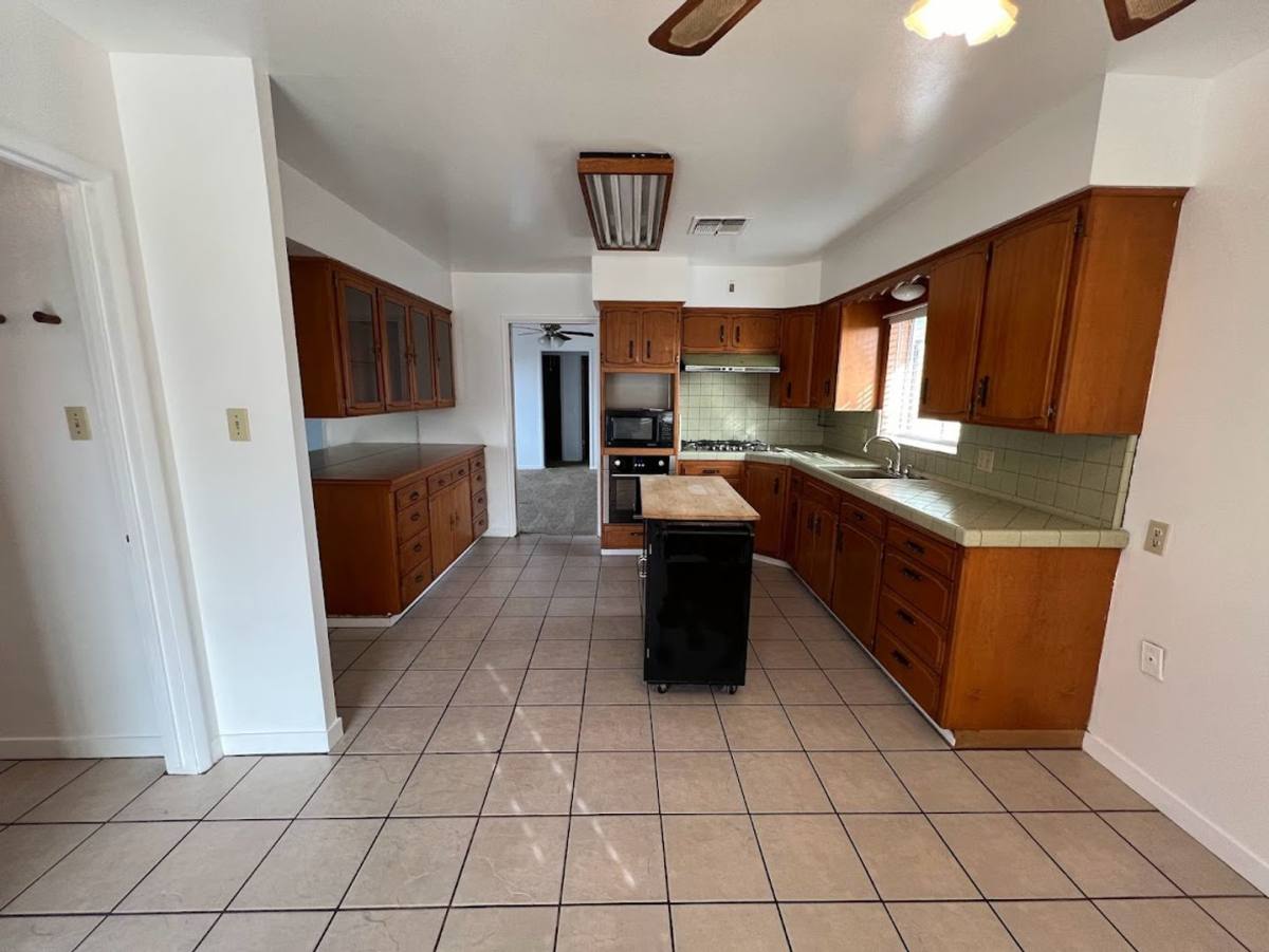 House for rent at 16109 E Manning Ave, Reedley, CA 93654