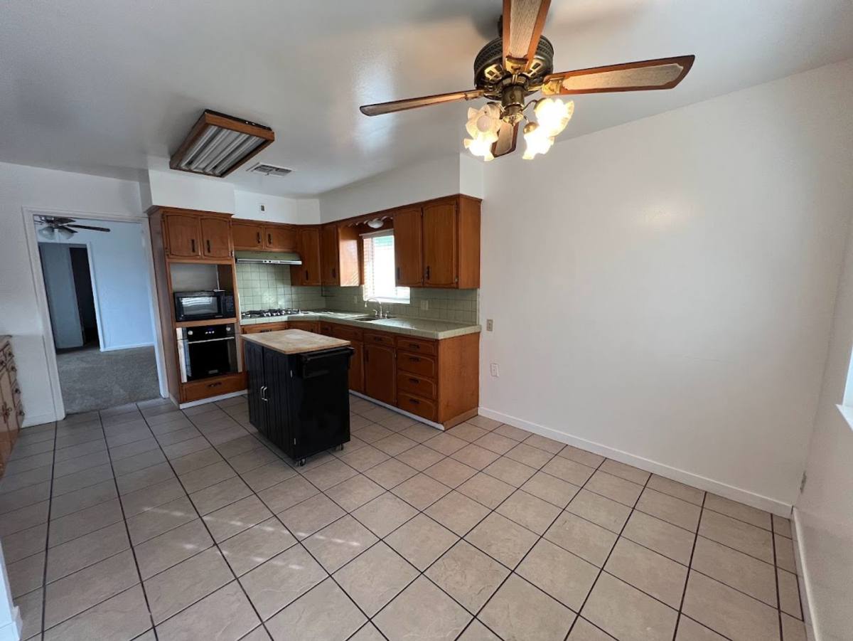 House for rent at 16109 E Manning Ave, Reedley, CA 93654