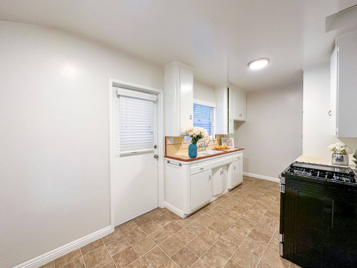 Apartment for rent at 112 - 116 1 2 E Bay State, Alhambra, CA 91801