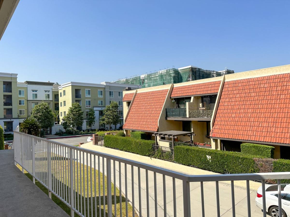 Apartment for rent at 112 - 116 1 2 E Bay State, Alhambra, CA 91801