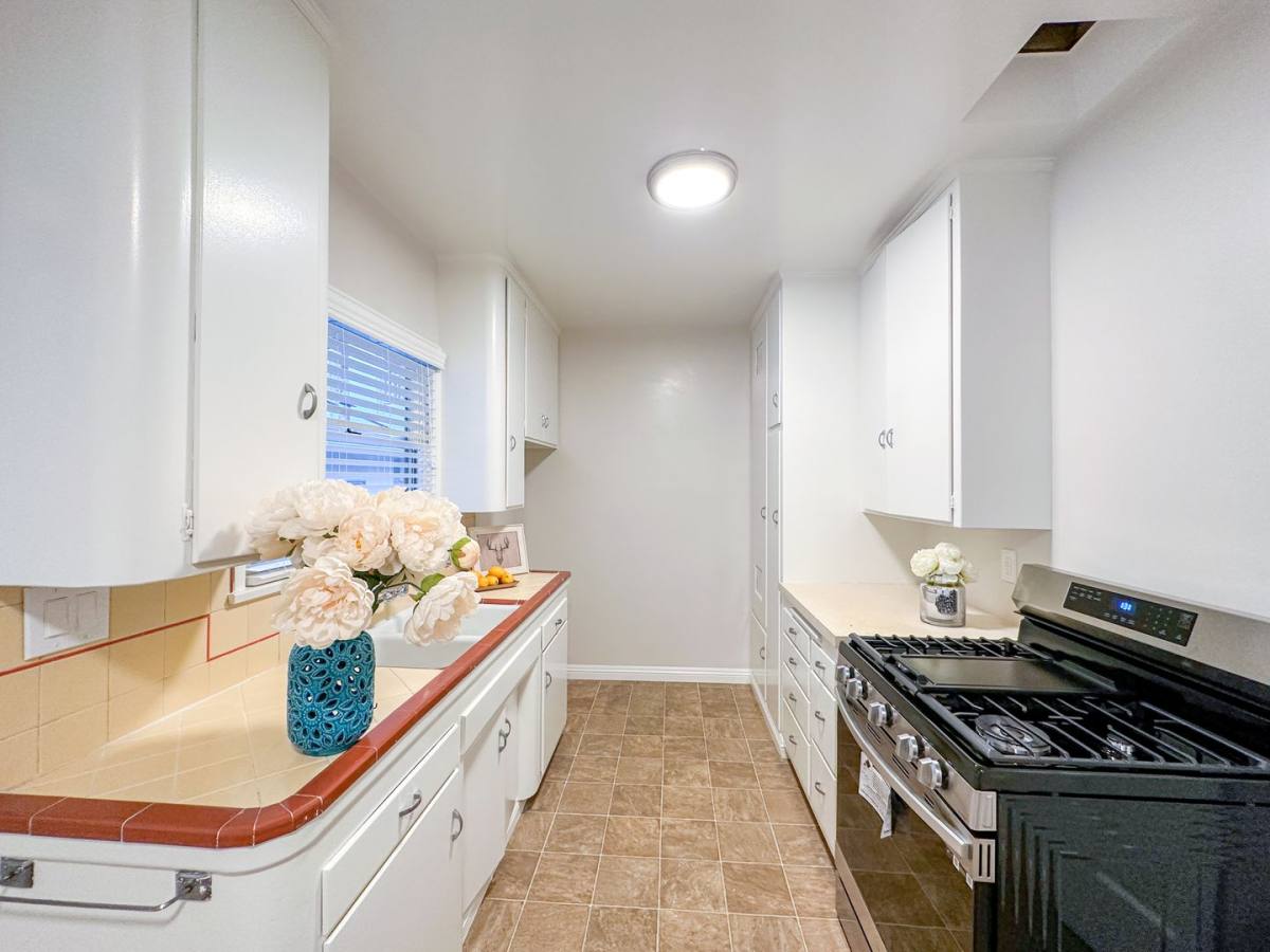 Apartment for rent at 112 - 116 1 2 E Bay State, Alhambra, CA 91801