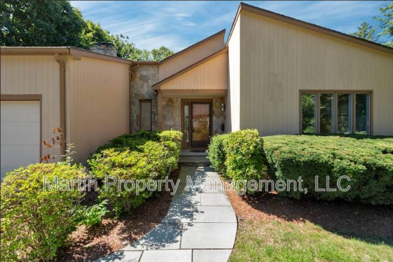 House for rent at 52 Rayburn Rd, Belmont, MA 02478