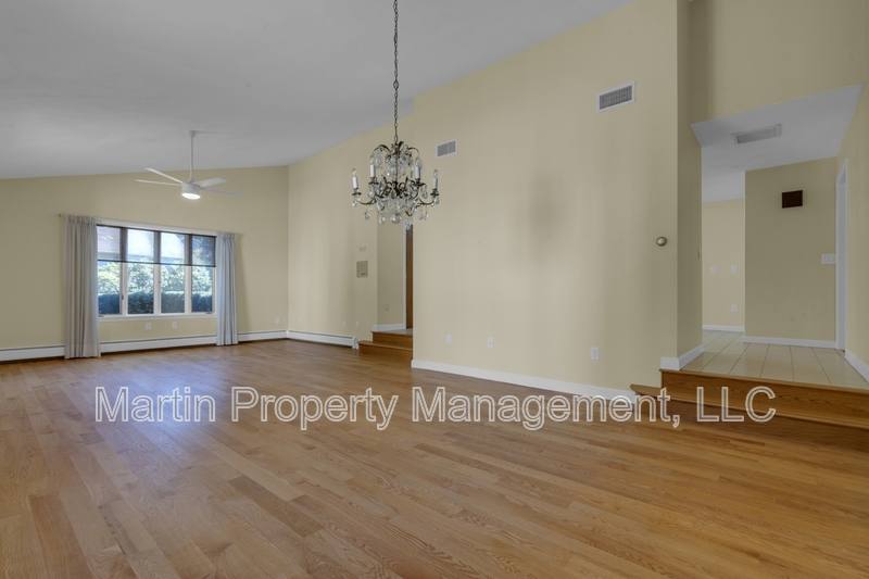 House for rent at 52 Rayburn Rd, Belmont, MA 02478